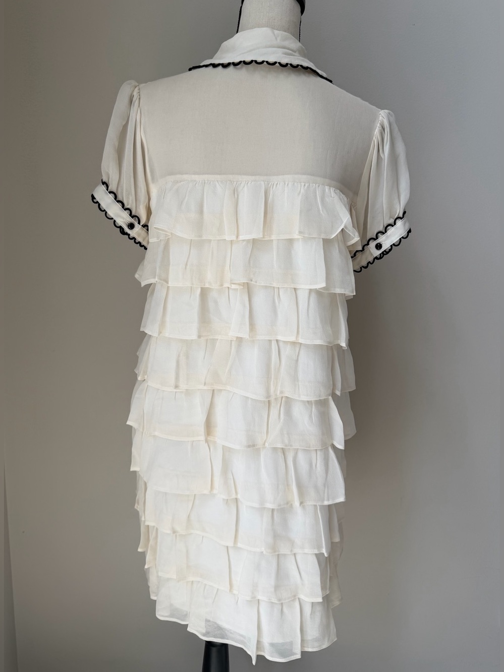Kensie Ivory Ruffled Tiered Dress with Black Trim and Peter Pan Collar 100% Silk - Picture 6 of 8